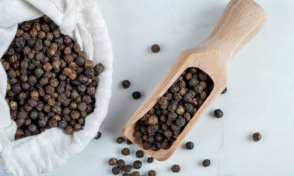 Black-peppercorns Black-peppercorns